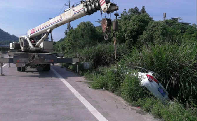 仪陇重载吊车救援 仪陇重载吊车救援